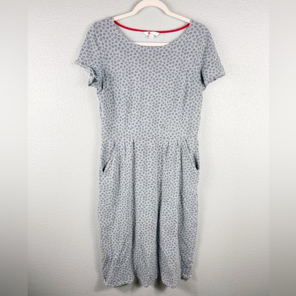Boden Dresses & Skirts - Boden Phoebe Blue/Grey Ditsy Floral Dress MIDI Women’s 8L Pockets Short Sleeve